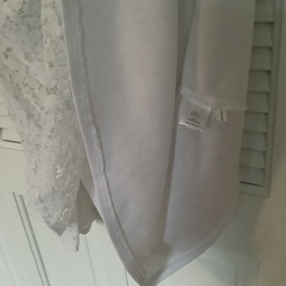 Lace mini dress - Picture 5 of 11